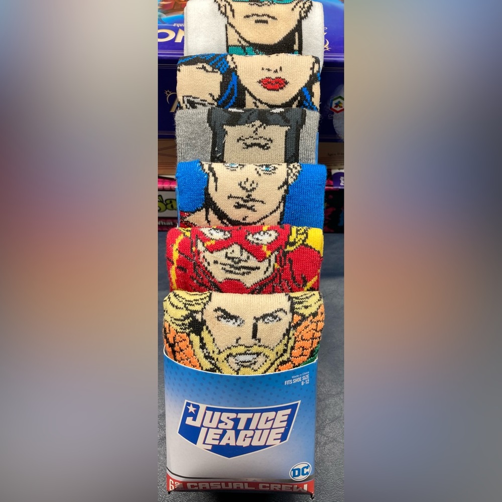 New in Package Justice League 6 pack crew socks Men’s 8-12 Batman Superman Flash